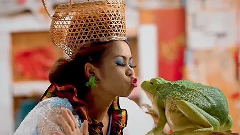 丑女渴望青蛙变成王子，每天坚持吻青蛙，结果青蛙真的变成了王子
